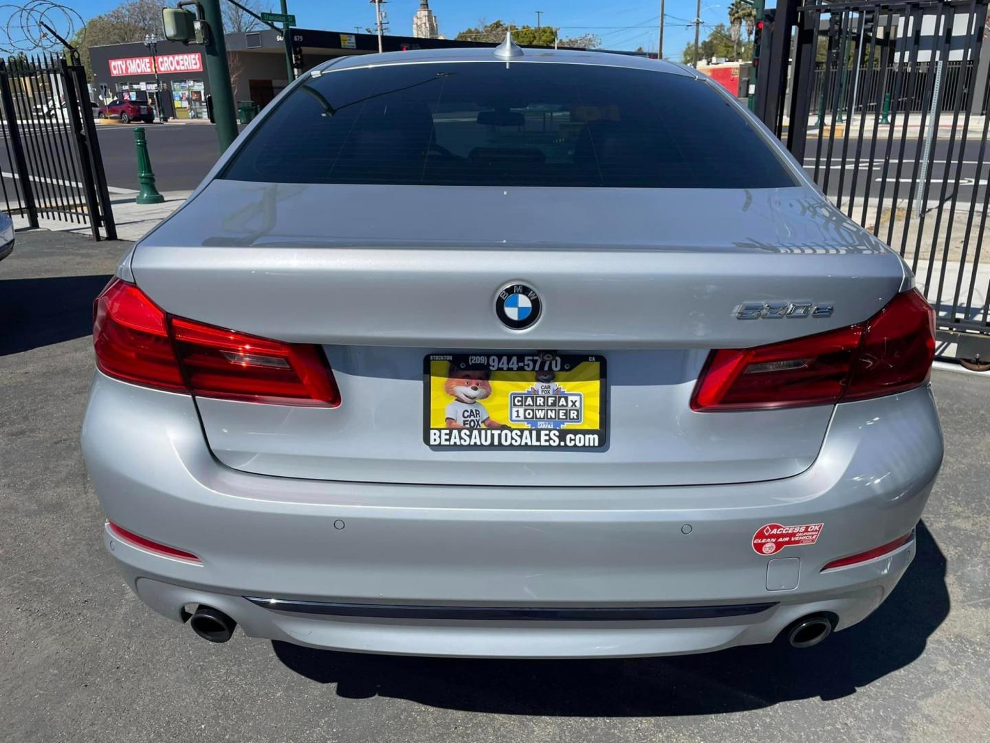 2018 SILVER /BLACK BMW 5-Series 530e iPerformance (WBAJA9C55JB) with an 2.0L L4 DOHC 16V TURBO HYBRID engine, 8A transmission, located at 744 E Miner Ave, Stockton, CA, 95202, (209) 944-5770, 37.956863, -121.282082 - PLUS TAXES AND FEES - Photo#12